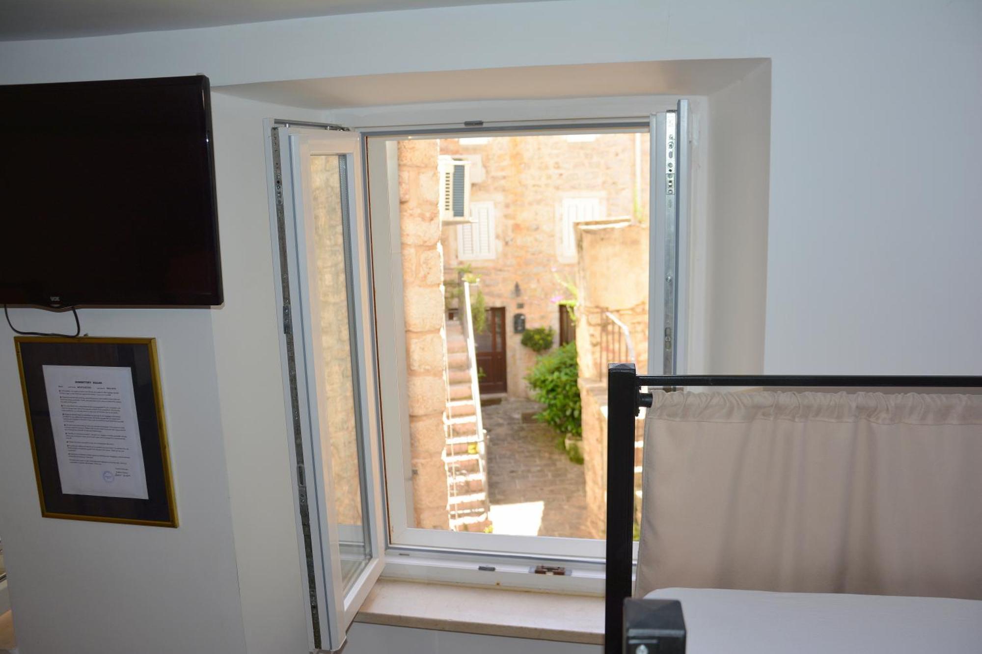 Montenegro Backpackers Oda ve Kahvaltı 2*