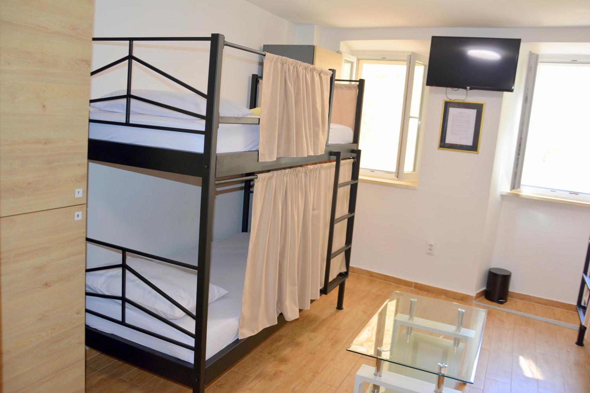 Couette-café Montenegro Backpackers